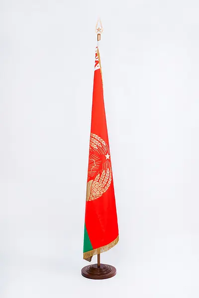 Напольные деревянные флагштоки