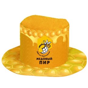шляпа с логотипом